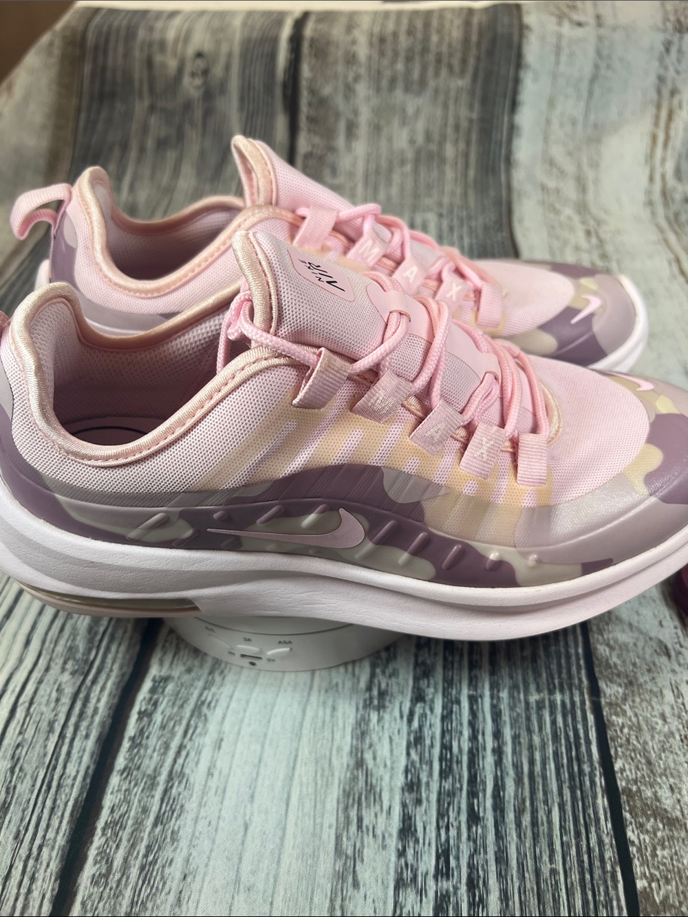 Nike Air Max Axis Premium Pink Women’s Size 7 Sneakers BQ0126-600